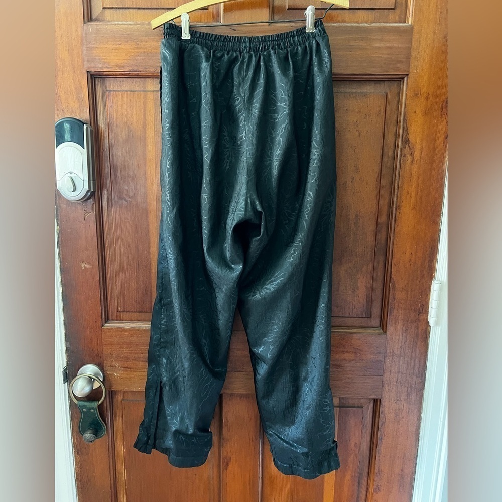Vintage Black Satin Jogger Pants Floral Pattern, Elastic Waist, 80s 90s Size L - Picture 6 of 7